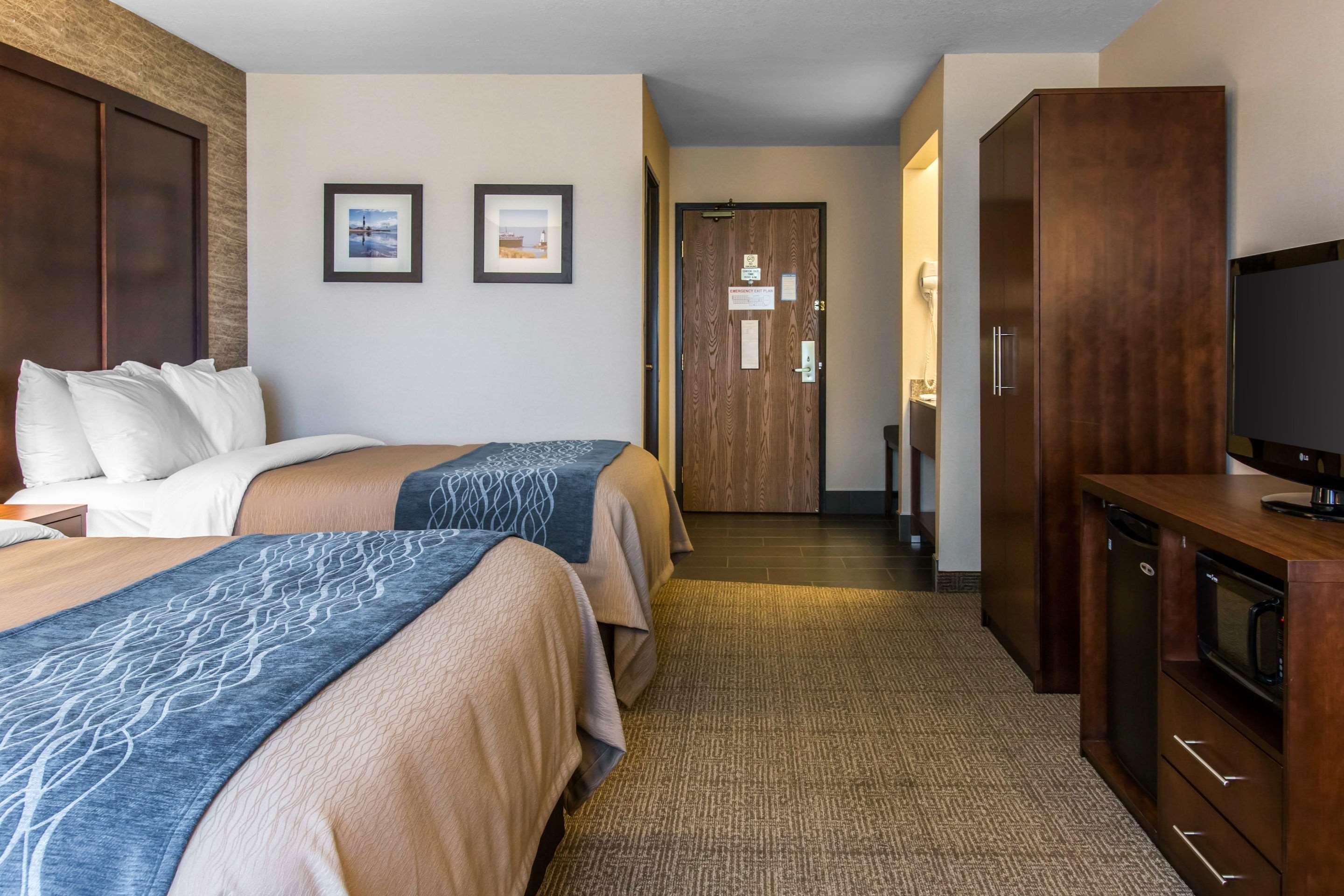 Comfort Inn Ludington Near Us-10 Εξωτερικό φωτογραφία