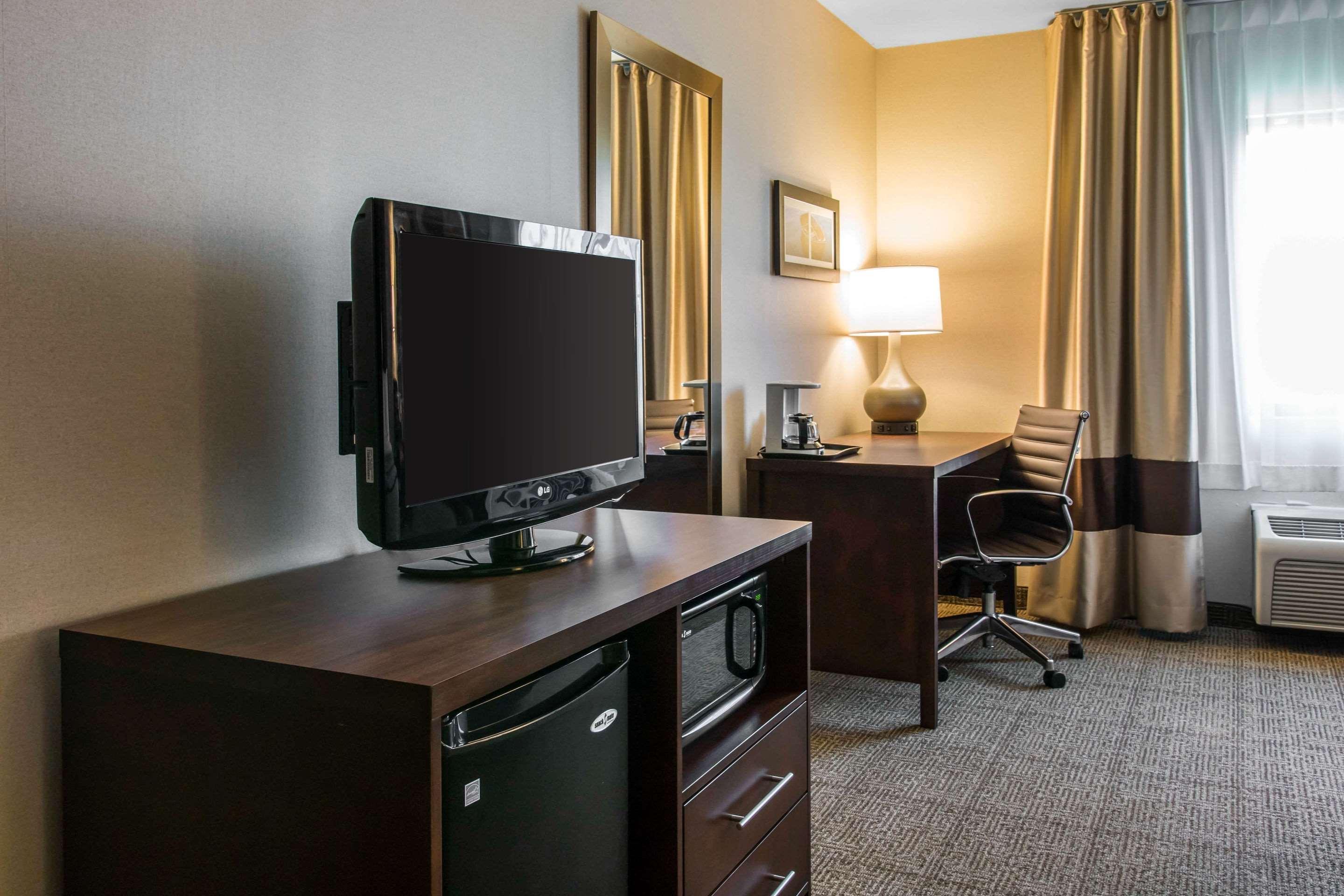 Comfort Inn Ludington Near Us-10 Εξωτερικό φωτογραφία