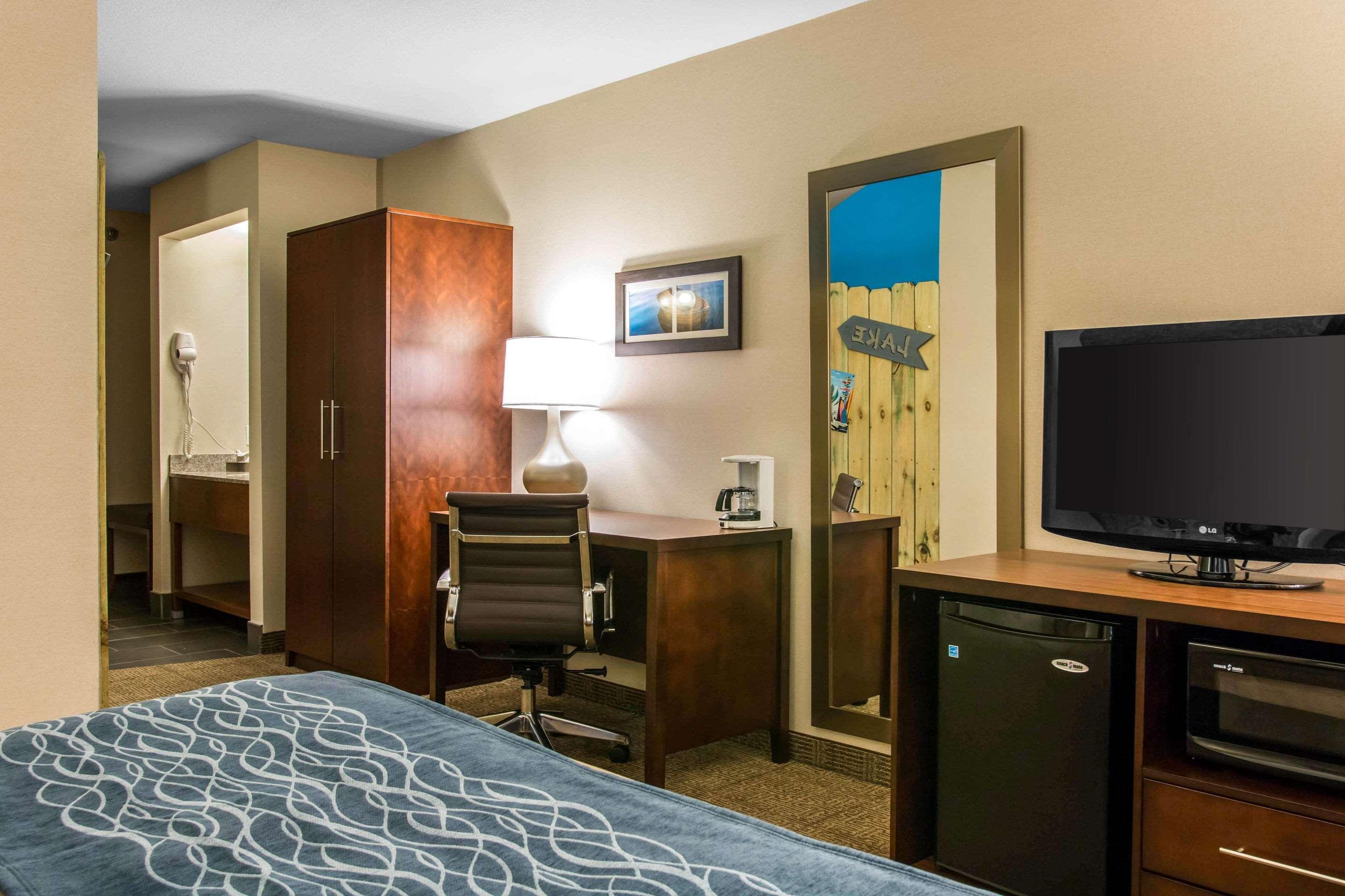 Comfort Inn Ludington Near Us-10 Εξωτερικό φωτογραφία