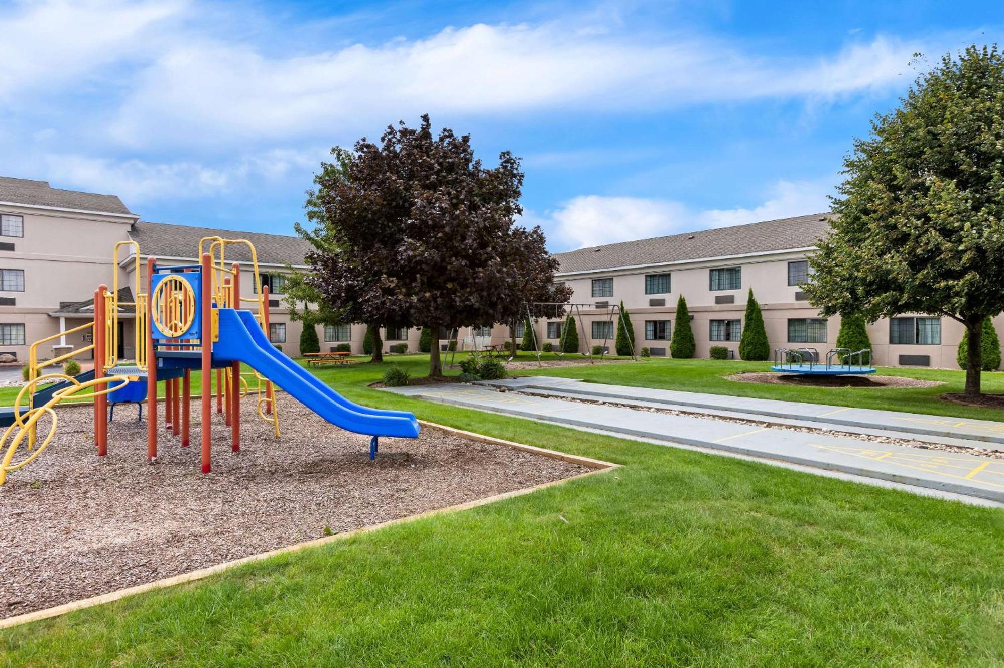 Comfort Inn Ludington Near Us-10 Εξωτερικό φωτογραφία