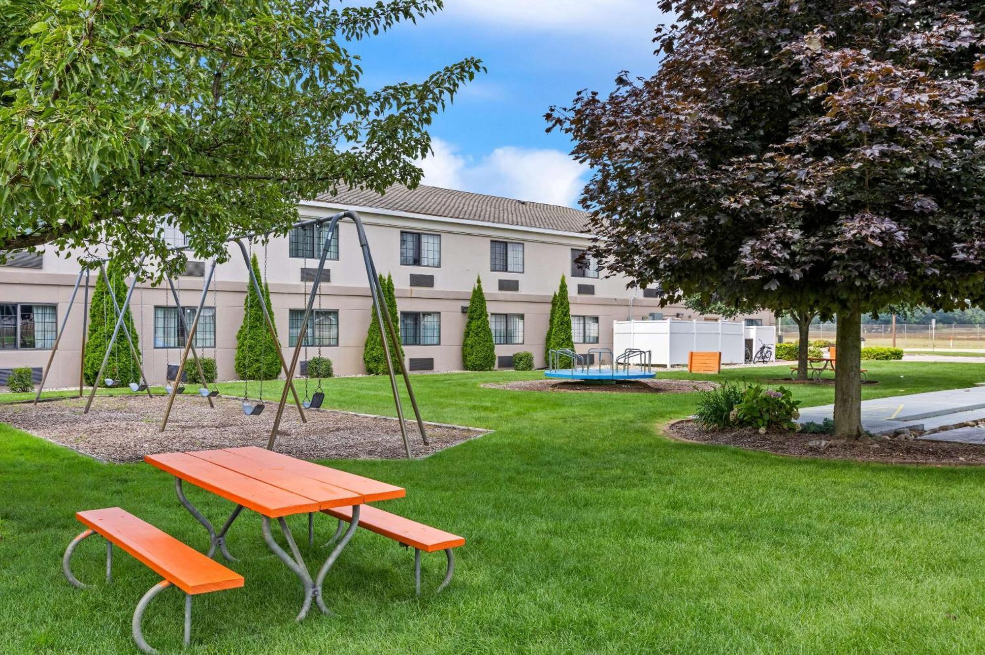 Comfort Inn Ludington Near Us-10 Εξωτερικό φωτογραφία