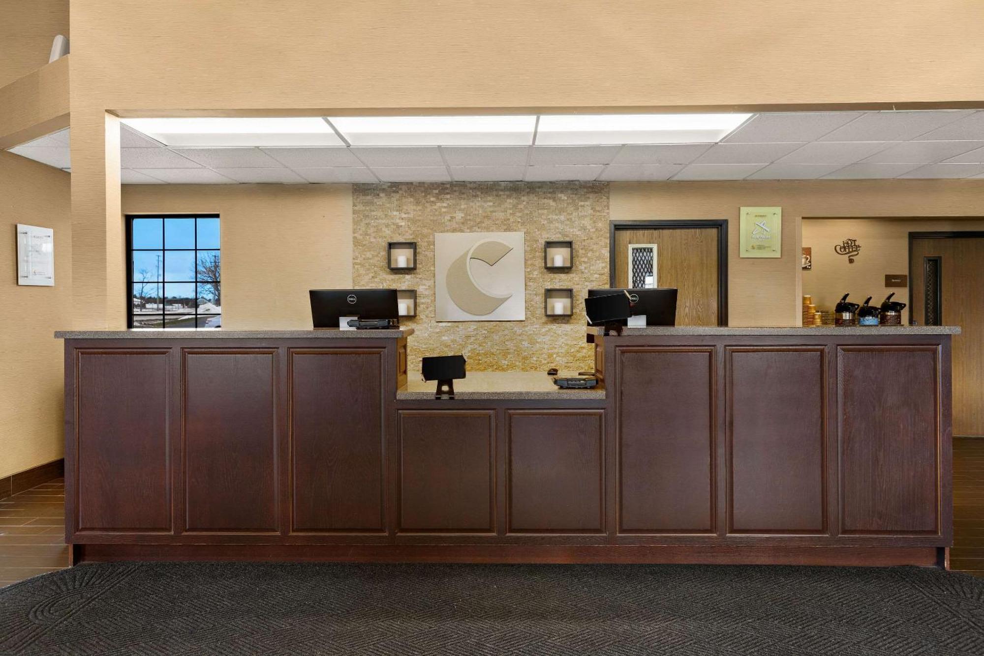 Comfort Inn Ludington Near Us-10 Εξωτερικό φωτογραφία