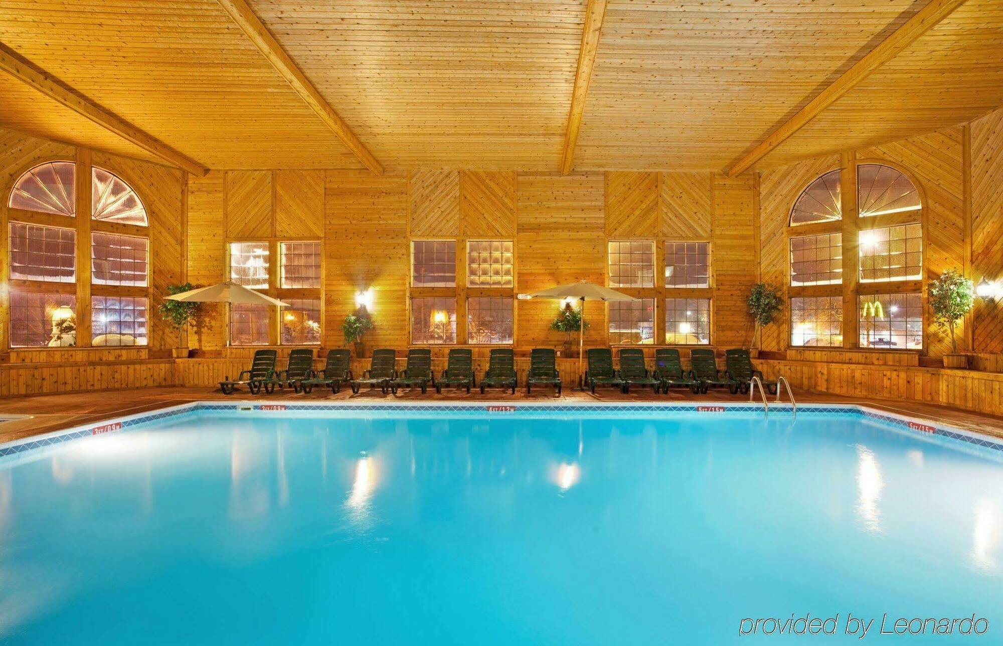 Comfort Inn Ludington Near Us-10 Εξωτερικό φωτογραφία